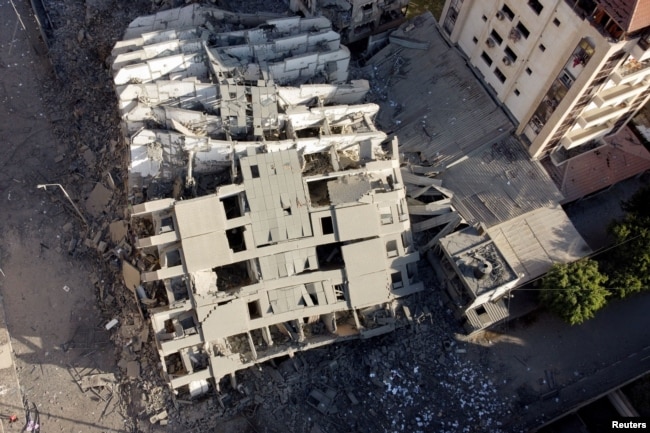 غزہ میں اسرائیل کے فضائی حملوں سے ہونے والی تباہی کے مناظر۔