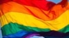 Реклама и ЛГБТ: в России развернулся скандал из-за статьи с участием однополой пары