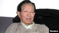 2003年向外界披露被掩盖的北京萨斯疫情真相的退休军医蒋彦永(2004年3月资料照片)