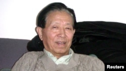 中國退休軍醫蔣彥永(2004年3月資料照片)