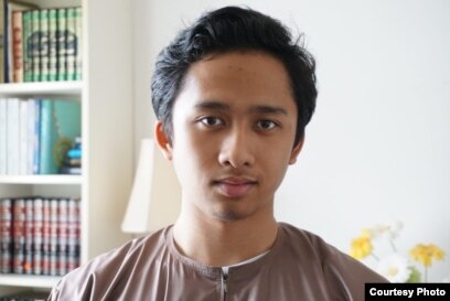 Muhamad Abdul-Hafiz Zakaria (17 tahun), tinggal di kota College Park, Maryland.