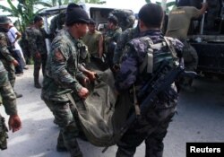 Cảnh sát Philippines thực hiện cuộc bố ráp để bắt hai nghi can khủng bố quốc tế tại thị trấn Mamasapano. Vụ đột kích này đã làm 65 người thiệt mạng.