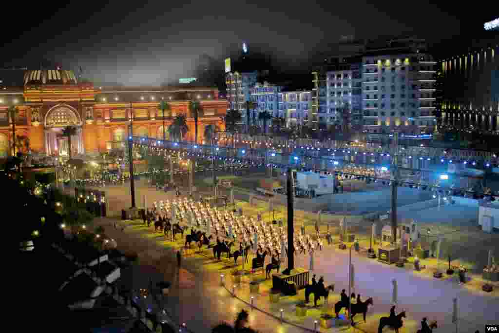 In an effort to boost tourism, Egyptian officials parade 22 royal mummies across Cairo to the National Museum of Egyptian Civilization, in Cairo, April 3, 2021. (Hamada Elrasam/VOA) 