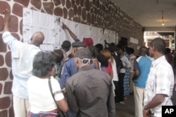 Beaucoup d'électeurs congolais ont eu du mal à voter, le 28 novembre 2011