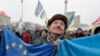 Demonstran Anti Pemerintah Desak Mundurnya Presiden Ukraina