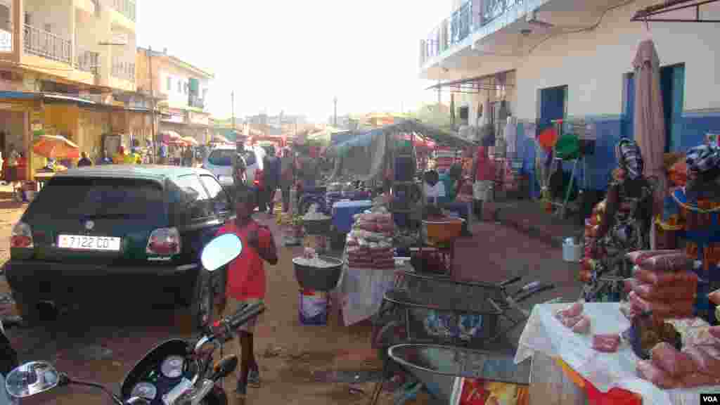 Mercado de Bandim na cidade de Bissau, capital da Guiné-Bissau. Abril de 2014