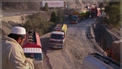 پاکستان جاده تدارکاتی ناتو برای عملیات علیه طالبان در افغانستان را بست. ۲۶ نوامبر ۲۰۱۱