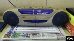 This is a photo of radio that belongs to a Voice of America listener in Phnom Penh, Cambodia who recently submitted the photo as part of a Facebook photo contest. The photo and participation shows the popularity of VOA broadcasts for many Cambodians. (Courtesy of Kan Sophano)