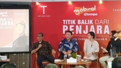 Basuki Tjahaja Purnama (BTP) alias Ahok mengaku tidak berambisi menjadi Presiden Indonesia di kantor Media Tempo, Jakarta, Senin (17/2). (Foto: VOA/Sasmito)