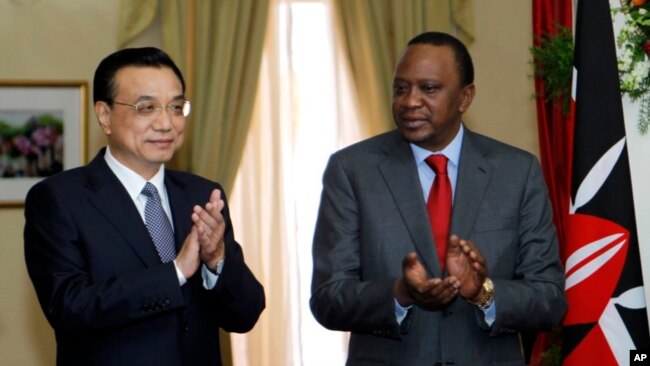 Waziri Mkuu wa China, Li Keqiang na rais wa Kenya, Uhuru Kenyatta.