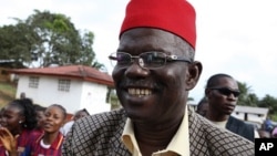 Après les guerres civiles, Prince Johnson était devenu sénateur de sa région d'origine de Nimba, et prédicateur dans une église évangélique, conservant une forte popularité.