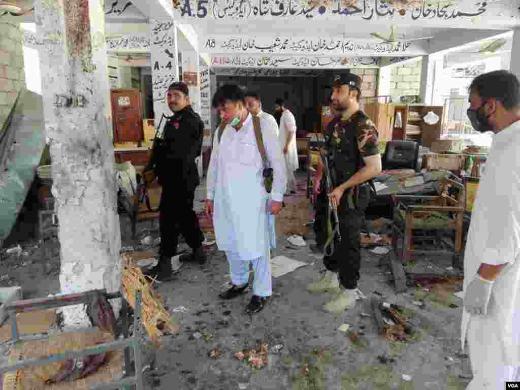 Photo from scene of suicide bombing targeting a court complex in Mardan, Khyber Pakhtunkhwa province, Pakistan, Sept. 2, 2016.&nbsp; (Photo: VOA Urdu Service)