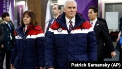 Pence en Pyeongchang, para la inauguración de los Juegos Olímpicos.