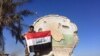 Bandera iraquí flamea en Ramadi