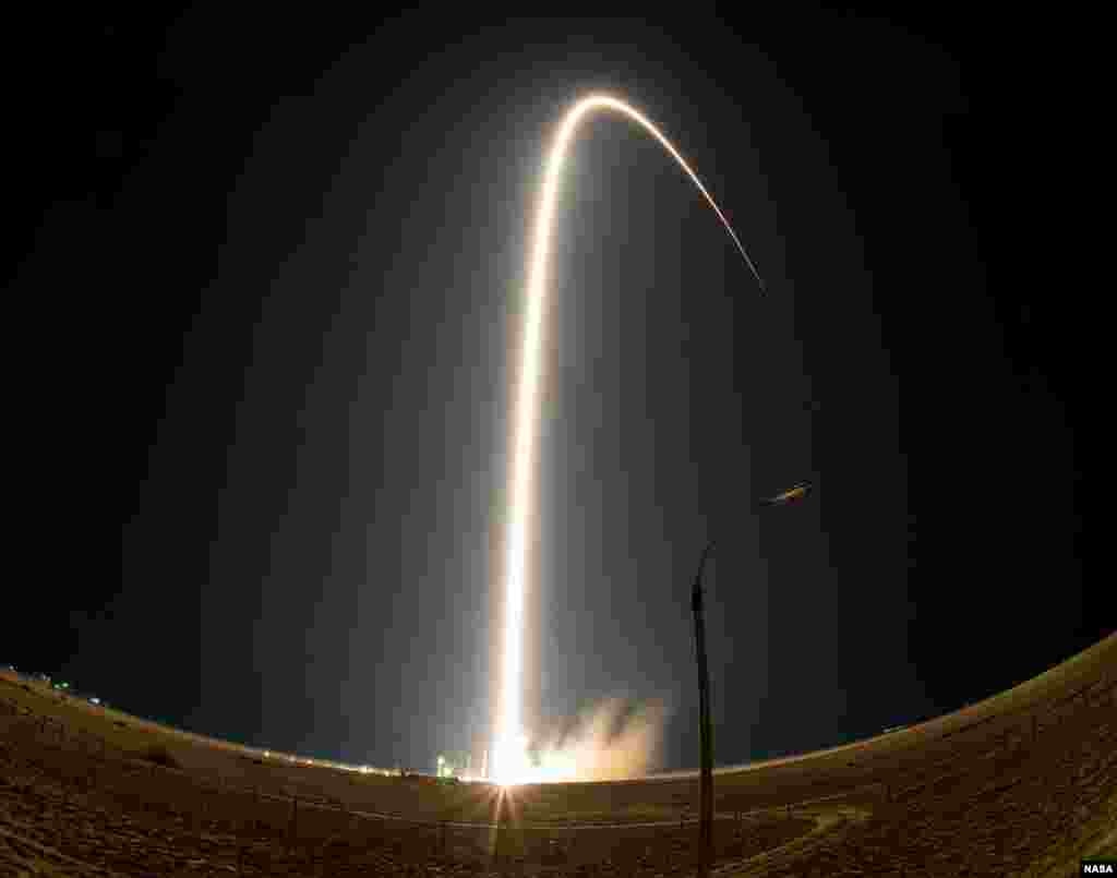 The Soyuz TMA-17M rocket launches from the Baikonur Cosmodrome in Kazakhstan, carrying Expedition 44 Soyuz Commander Oleg Kononenko of the Russian Federal Space Agency (Roscosmos), Flight Engineer Kjell Lindgren of NASA, and Flight Engineer Kimiya Yui of the Japan Aerospace Exploration Agency (JAXA) into orbit. (Photo Credit: NASA/Aubrey Gemignani)