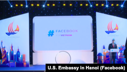 Đại sứ Hoa Kỳ tại Việt Nam Daniel Kritenbrink phát biểu tại buổi giới thiệu chiến dịch "Facebook vì Việt Nam" ngày 25/5/2020.