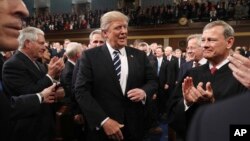 美国总统川普到达华盛顿国会山准备对参众两院发表讲话（2017年2月28日）