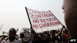 Biểu tình phản đối ngưng trợ giá nhiên liệu ở Nigeria hôm 12/1/12