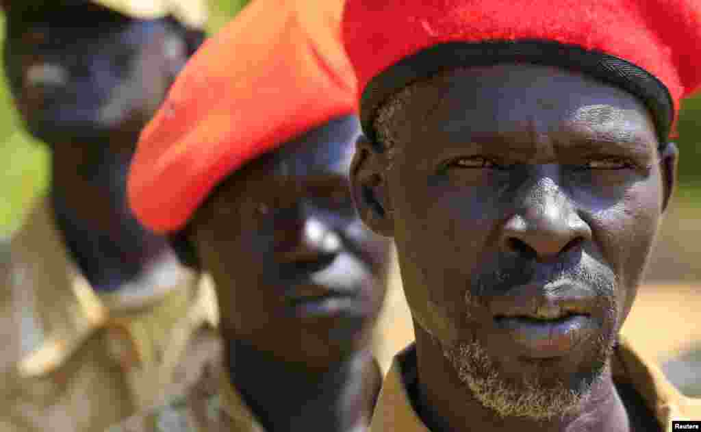 South Sudanese soldiers listen during a briefing at the army general headquarters in Juba, Jan. 8, 2014. 