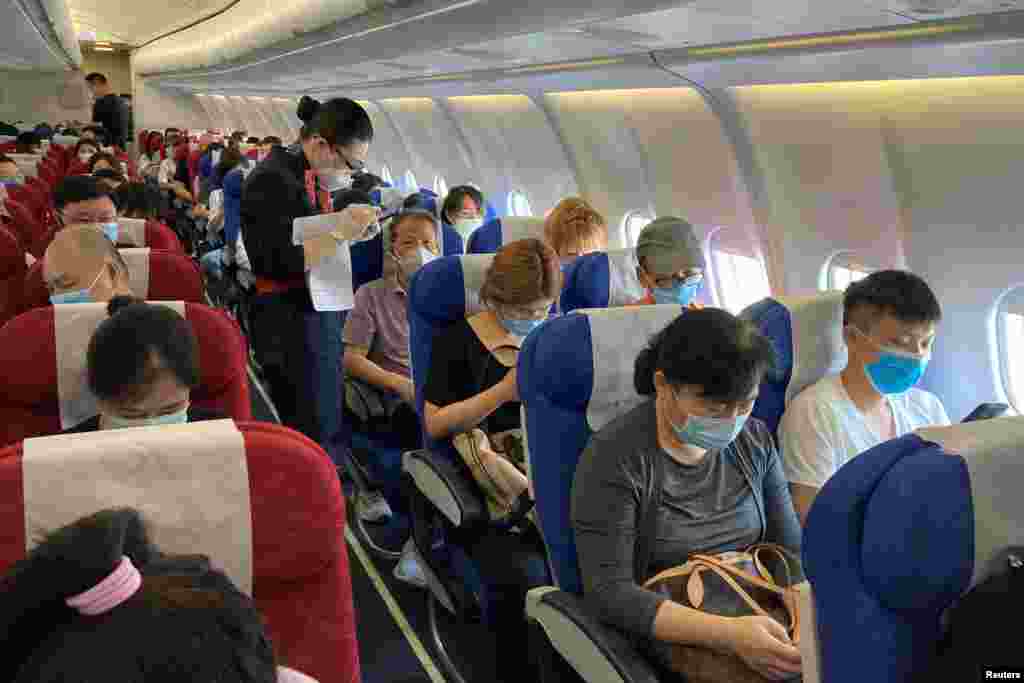 کرونا وائرس سے سب سے پہلے شکار ہونے والے ملک چین میں فضائی آپریشن بحال کر دیا گیا ہے۔&nbsp; مسافروں اور عملے کو بغیر ماسک سفر کرنے کی اجازت نہیں۔ &nbsp;