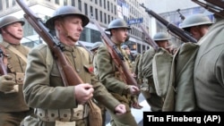 11月11日星期日紐約市美國退伍軍人節有老兵遊行。