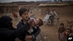 حکومت پاکستان اکنون والدینی را بازداشت می کند که مانع تطبیق واکسین پولیو به کودکان شان می شوند
