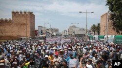 Des milliers de protestants sont dans les rues de Rabat, Maroc, le 11 juin 2017.