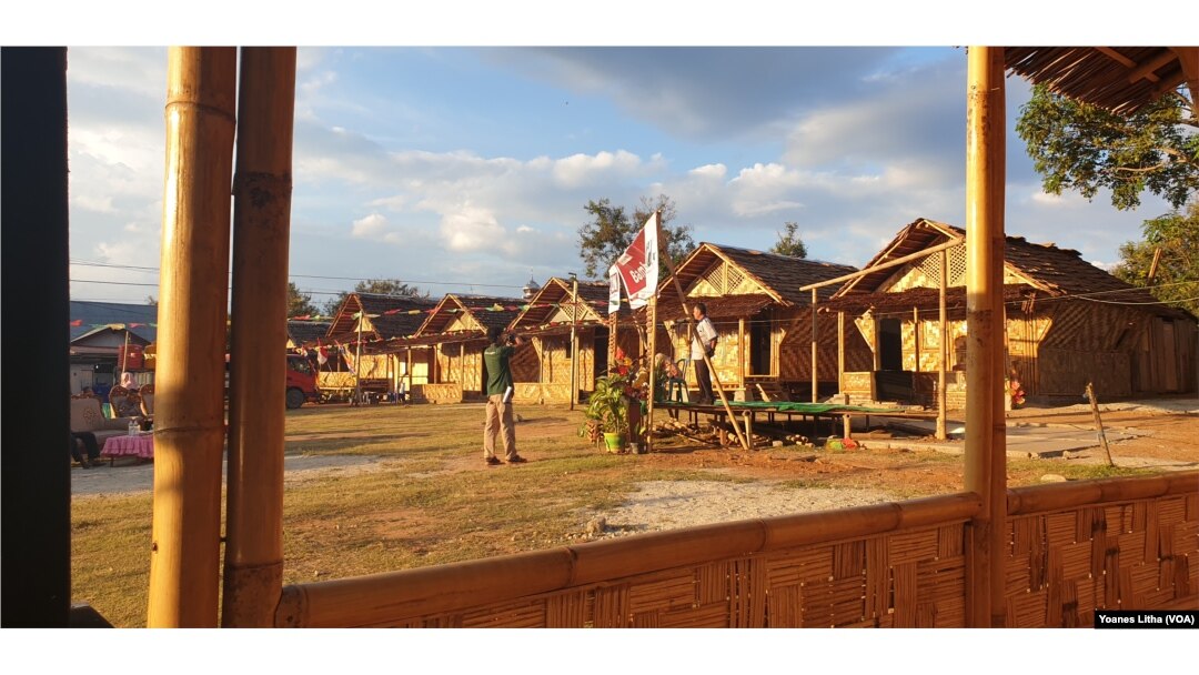 Bangunan Hunian Sementara (Huntara) yang terbuat dari material bambu di Kelurahan Poboya, kecamatan Mantikulore, Kota Palu, Sulawesi Tengah. (3/8/2019). Foto : Yoanes Litha