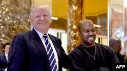 Kanye West et Donald Trump lors d'une rencontre le 13 décembre 2016.