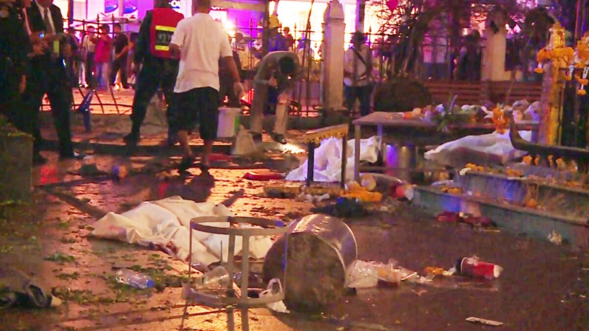 VOA Reporter Breaks News on Bangkok Bomb Blast