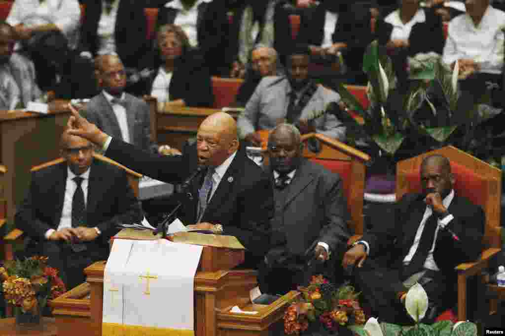 U.S. Rep. Elijah Cummings (D-MD) speaks during funeral services for 25-year old Freddie Gray, a Baltimore black man who died in police custody, at New Shiloh Baptist Church in Baltimore, Maryland, April 27, 2015. 