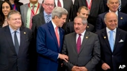 美國國務卿克里10月12日在開羅參加會議的資料照。