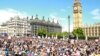 A Londres, des milliers de Britanniques disent "je t'aime" à l'UE