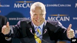 Thượng nghị sĩ John McCain, từng bị bắt trong Chiến tranh Việt Nam, lâu nay luôn được Hà Nội coi là có “đóng góp quan trọng”, “thúc đẩy bình thường hóa” quan hệ Việt – Mỹ.
