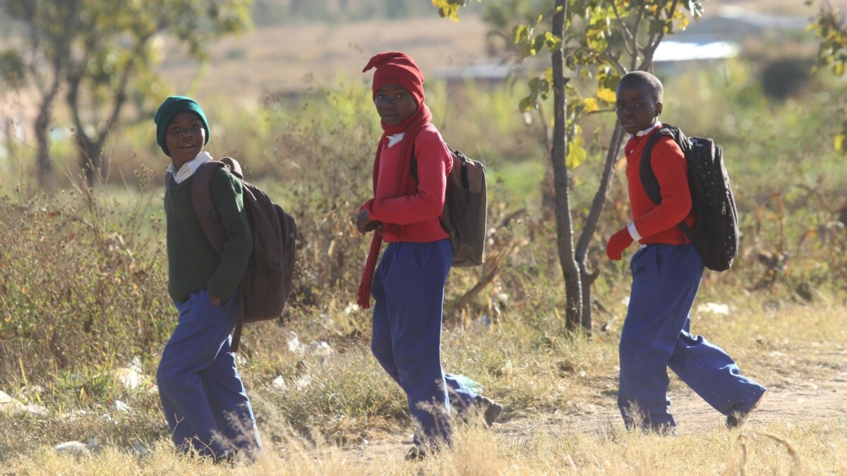 Zimbabwe Teachers to Down Tools Over Low Salaries