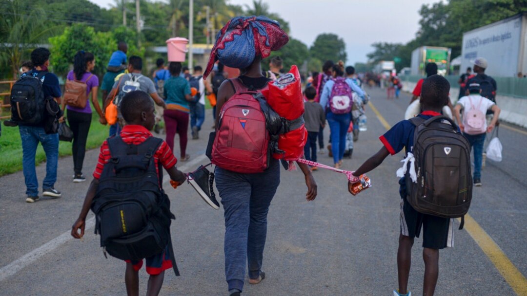 Disuelven en M xico caravana de 2000 migrantes iban a EEUU