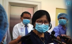 Ministry of Health spokesperson secretary of state Or Vandine at a press conference in Phnom Penh, Cambodia, February 2021. (Khan Sokhummono/VOA Khmer)