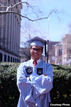 Robinson Sinurat saat wisuda S2 di New York (Dok: Robinson Sinurat)