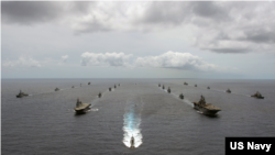 潜艇开路 环太多国联合军演2020年8月21日在夏威夷州外海举行编队航行（美国海军照片）