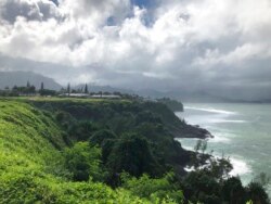 Princeville Makai Club di Princeville, Hawaii menjorok ke Samudra Pasifik di pantai utara Kauai. (Foto AP/John Marshall)