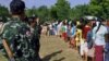 数千缅甸人涌入泰国逃避战争