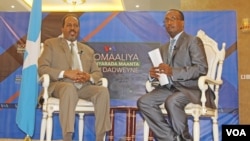 Somali President Hassan Sheikh Mohamud took part in a town hall hosted by VOA's Somali service Saturday and moderated by journalist Abdul Hussein Osman, in Mogadishu.