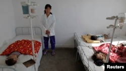 지난 2011년 10월 북한 황해남도 해주의 한 병원에 영양실조로 입원한 어린이들. 당시 해주에서는 홍수와 태풍으로 큰 피해를 입었었다. (자료사진)