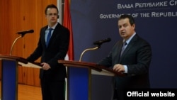Šefovi diplomatija Mađarske i Srbije, Peter Sijarto i Ivica Dačić, na konferenciji za novinare u Beogradu