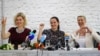 На пресс-конференции объединенного штаба белорусской оппозиции - Вероника Цепкало, Светлана Тихановская и Марина Колесникова 