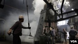 La producción industrial en Estados Unidos registró en diciembre de 2010 su mayor aumento en cinco meses.