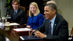 El presidente Barack Obama recibió en la Casa Blanca a ejecutivos de empresas como Yahoo!, Apple, Google, entre otros, para discutir los niveles de vigilancia del gobierno sobre el Internet.