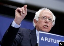 Ứng cử viên tổng thống Đảng Cộng hòa, Thượng nghị sĩ Bernie Sanders, phát biểu trong một cuộc mít tinh ở Indiana, ngày 2 tháng 5 năm 2016.
