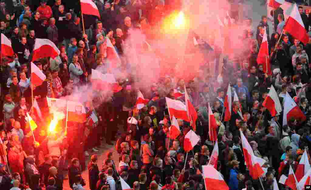 Not all the demonstrations were in support of migrants.&nbsp; Right wing nationalists demonstrated Saturday against proposed quotas for Poland. Anti-migrants demonstrations have also been held in Hungary, Slovakia and other countries.