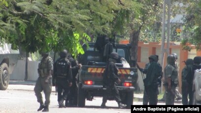 Polícia moçambicana passa rusga a instalações da Renamo e confisca 40 armas  3:15